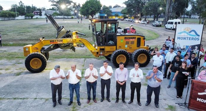 Monteros: Manzur y Jaldo entregaron escrituras y maquinaria