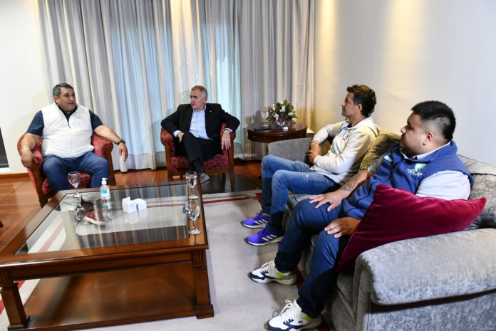 Jaldo recibió al titular de Camioneros y secretario general de la CGT