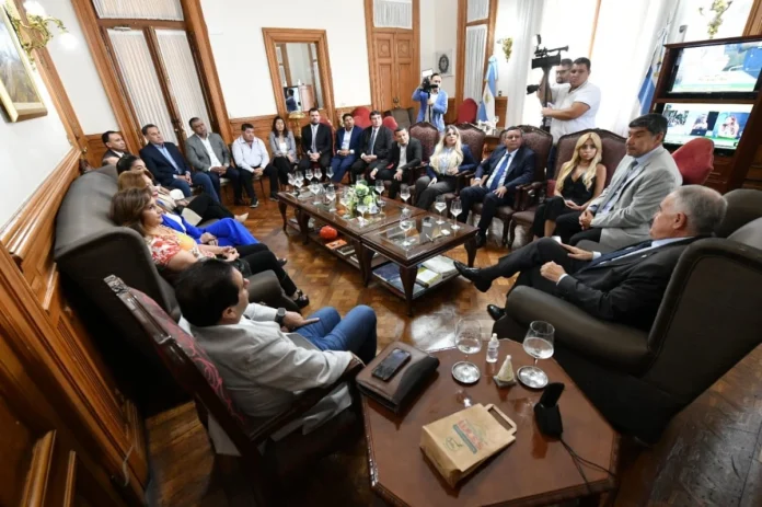 1200x799_reunion-intendentes-jaldo-comunicacin-pblica-1075305-133926