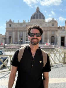 Luciano Perassi en la Plaza de San Pedro