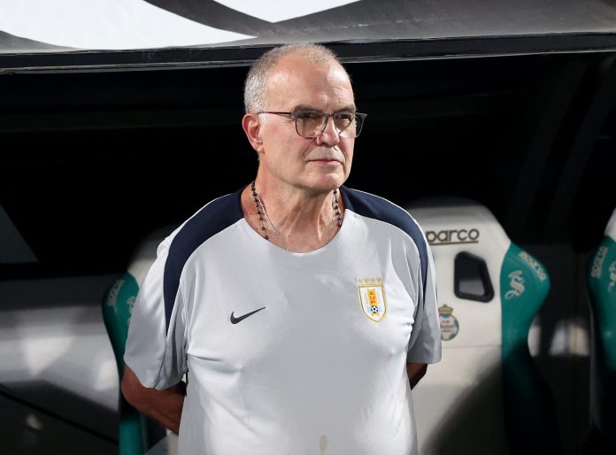 Expectativa en Uruguay por el futuro de Marcelo Bielsa en la selección antes del Mundial 2026 en medio de rumores de salida