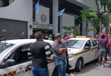 taxistas Taxistas autoconvocados protestaron en el Concejo Deliberante