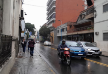 Defensa Civil: «El viento ocasionó voladuras de techos y caída de árboles»