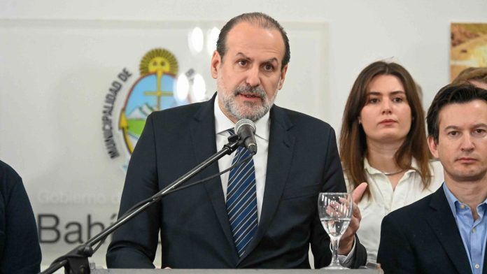 Intimaron al intendente de Bahía Blanca por una deuda de $7