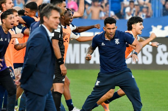 La llamativa frase de Guillermo Barros Schelotto sobre su reencuentro y relación con Carlos Tevez