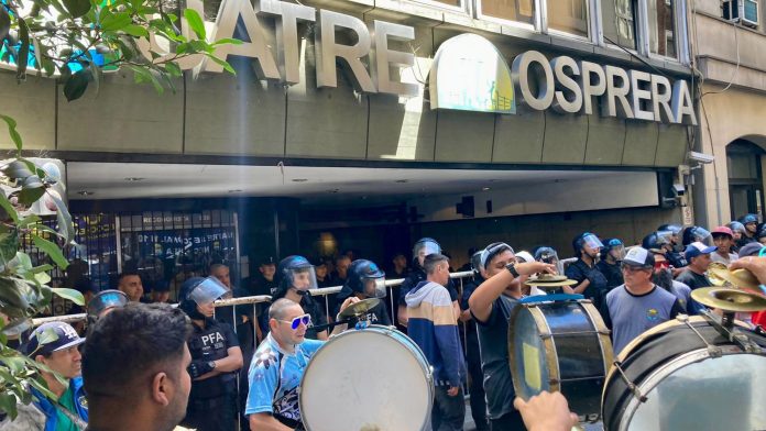 La obra social de trabajadores rurales presentó un recurso para concretar un recorte de gastos y despidos masivos