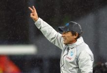 Los hinchas del Nápoli recordaron a Maradona a cinco años de su muerte y Conte le dedicó el triunfo