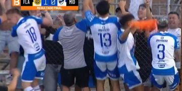 Midland se consagró campeón absoluto y logró un histórico ascenso a la B Nacional: el festejo de Agustín Orion en la tribuna