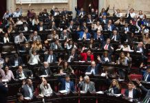 Milei reúne a más de 100 legisladores en Casa Rosada para mostrar fuerza política antes de discutir las reformas