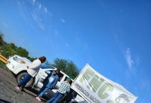 La Asociacion Campesita realiza un corte en la ruta 327