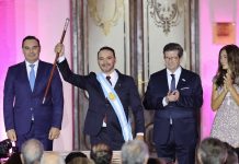 Con mandatarios provinciales como invitados, Juan Pablo Valdés asumió como nuevo gobernador de Corrientes