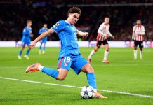El gol de Julián Álvarez para el Atlético de Madrid tras un blooper del PSV: sus impactantes números