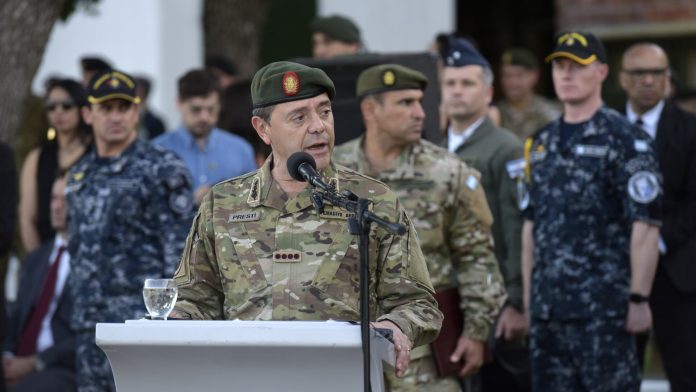 El nuevo ministro de Defensa se anotó un triunfo y planea una auditoría sobre la obra social de los militares