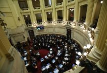 El oficialismo quiere iniciar el miércoles la discusión de la reforma laboral en el Senado