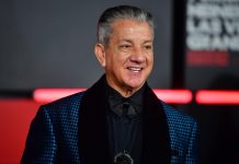 ¿“It’s time” hasta 2031? Bruce Buffer, la voz del octógono, pone fecha a su legado en la UFC