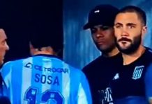 La reacción de Santiago Sosa al pasar junto a Marcos Rojo luego de su expulsión en Racing-Tigre que abrió el debate