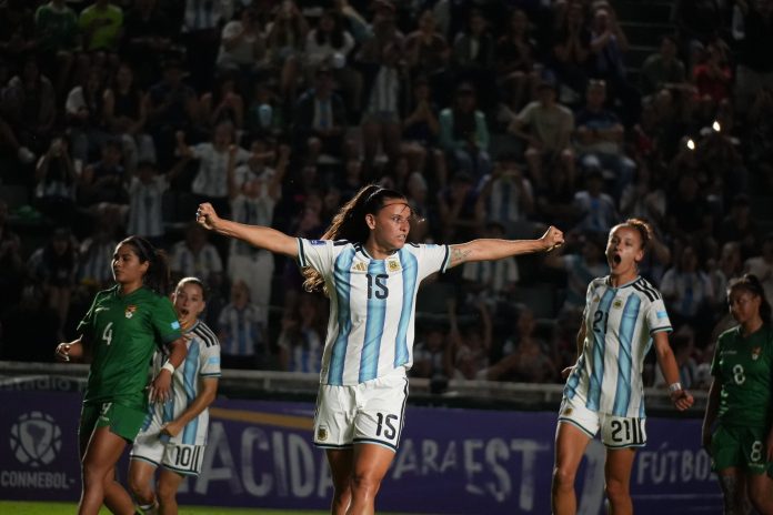 La selección argentina femenina golea 5-0 a Bolivia y se afirma entre los primeros lugares de la Liga de Naciones