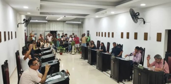 Polémica en Tartagal: los concejales de La Libertad Avanza se retiraron del recinto y se negaron a jurar sus cargos