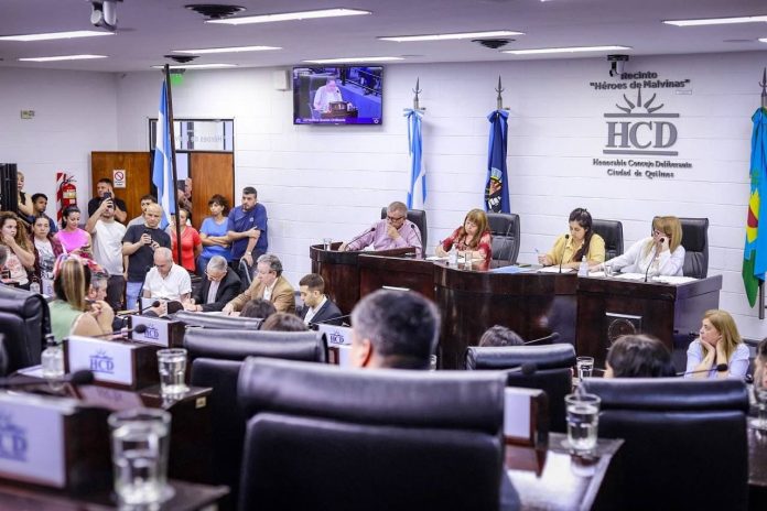 Qué dice el proyecto para regular a los “trapitos” que provocó la pelea entre Mayra Mendoza y Juan Grabois en Quilmes