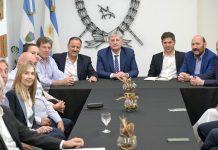 Cada vez más lejos de CFK, Kicillof busca fortalecer el bloque de gobernadores y darle volumen a su armado