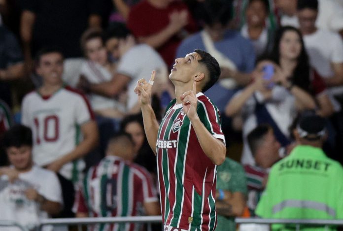 Chicho Serna habló del interés de Boca por otro delantero colombiano que le gusta a Riquelme: “Vi cosas muy interesantes”