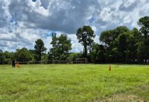 Cortaba el pasto en las canchas auxiliares del club Crucero del Norte y encontró un cadáver