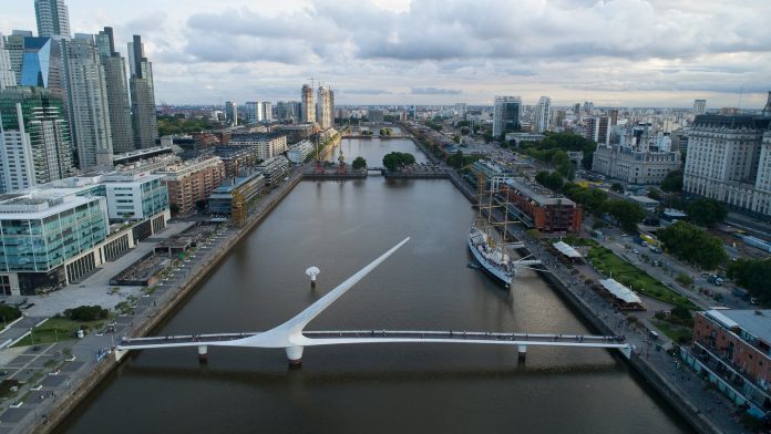 El gobierno porteño presentó en Madrid a la Ciudad de Buenos Aires como capital turística moderna