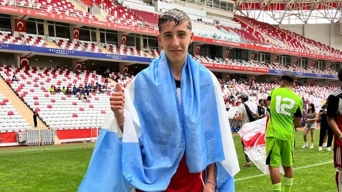 Giro en el caso de Luca Scarlato, el juvenil que se fue de River Plate en medio de una polémica: la negociación con un club italiano