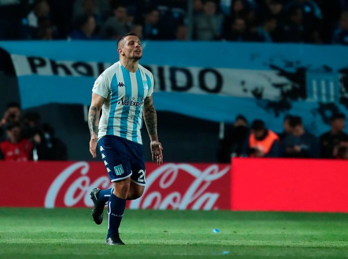 La figura del fútbol argentino que firmó un contrato en la playa hace un mes, pero pidió ir a San Lorenzo: “Estoy para jugar mañana”