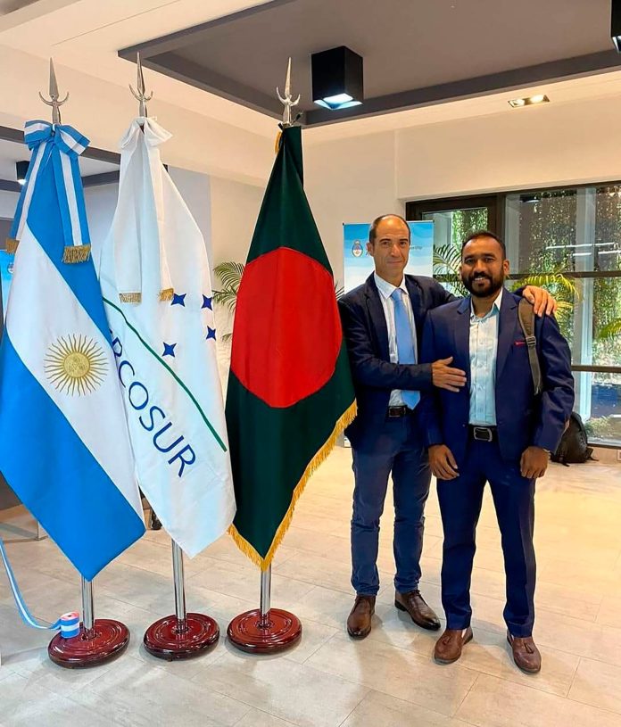 La historia de los fanáticos de La Scaloneta en Bangladesh que tradujeron “Muchachos”: una promesa y un argentino como puente