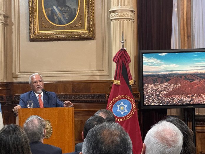 Un aliado clave del Gobierno anunció que deja el Senado y advirtió sobre el “bloqueo institucional”