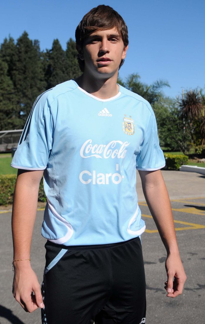 Una historia “de película” y un viaje de 8 mil kilómetros: lo que no se sabe de la primera citación de Dibu Martínez a la selección argentina