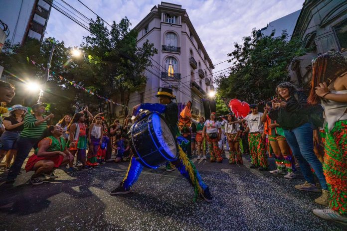 Cristina Kirchner hizo su primera aparición pública del año, tras el revés judicial que le mantuvo el uso de la tobillera electrónica