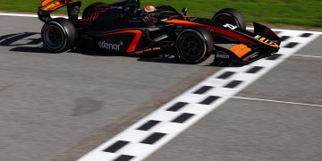 El argentino Nicolás Varrone tuvo su primer día de pretemporada en la Fórmula 1 y sorprendió: fue el segundo más rápido