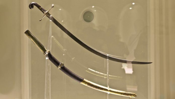 El Gobierno ordenó el traslado del Sable Corvo de San Martín al Regimiento de Granaderos