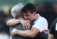 El insólito gol que erró abajo del arco el ex River Plate Gonzalo Tapia en Brasil