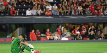 El video de la fractura de peroné que sufrió Gabriel Arias y lo dejará afuera del clásico rosarino de Newell’s-Central