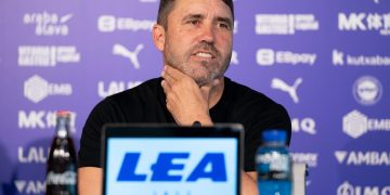 Incertidumbre en España por el posible movimiento de Eduardo Coudet del Alavés a River: “Su futuro está en el aire”