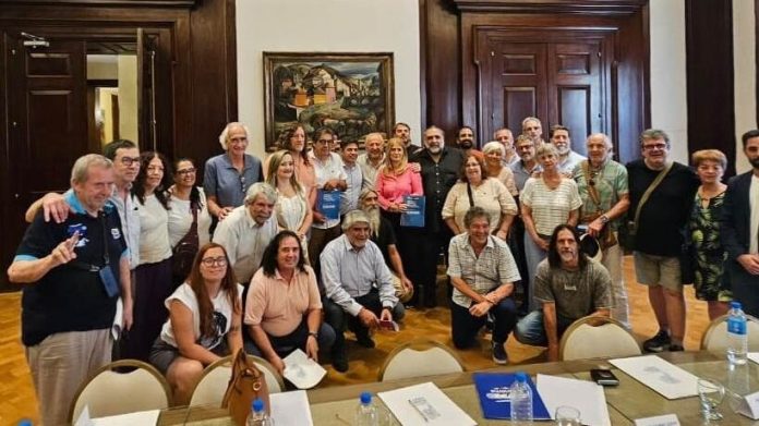 Kicillof apuesta a acordar la paritaria docente, aunque no podrá desactivar el paro en el inicio de clases