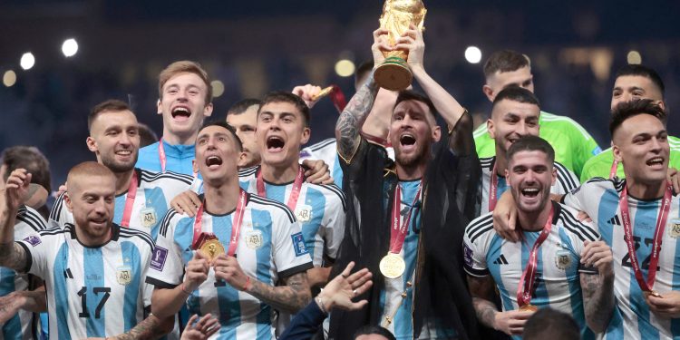 La insólita revelación de un ex jugador del Barcelona sobre un campeón del mundo con Argentina: “Se probó y era muy malo”
