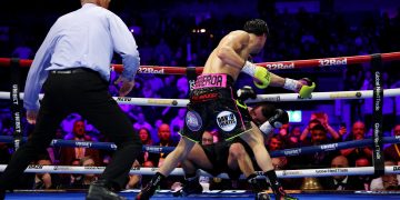 Tenía la pelea perdida, pero un mensaje lo motivó y superó por nocaut a su rival en el último round para ser campeón del mundo