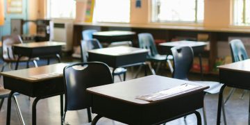 La Batalla por la Atención: Cuando el aula se convierte en un campo de batalla donde nadie gana