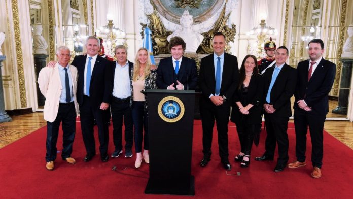 El Gobierno busca capitalizar el fallo de YPF para recuperar la agenda y dejar atrás las turbulencias