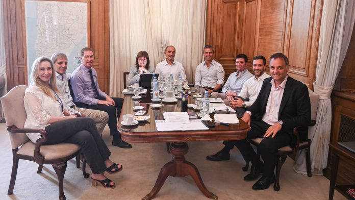 El Gobierno definirá las prioridades del Congreso y el peronismo avanza en un armado transversal