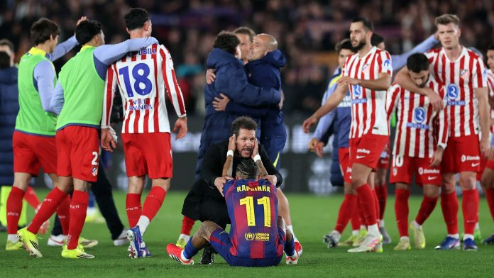 El noble gesto de Simeone con Raphinha luego de que el Atlético de Madrid eliminara al Barcelona de la Copa del Rey
