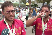 El particular gesto del ex futbolista Eden Hazard tras participar de una exigente carrera de ciclismo