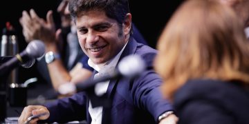 En medio de su construcción federal, Kicillof busca contener a intendentes en alerta por la caída de recursos