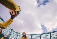 Escándalo en África: Senegal exhibió el trofeo como campeón continental luego de que la confederación se lo quitara y adjudicara a Marruecos