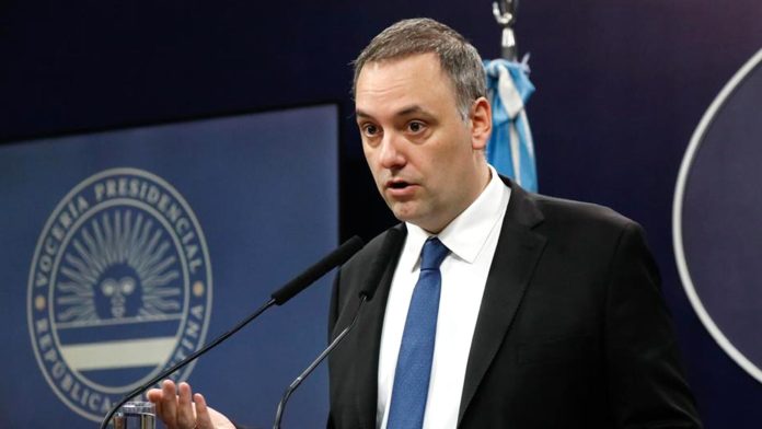 Establecieron quién será jefe de Gabinete interino en caso de la ausencia temporal de Manuel Adorni