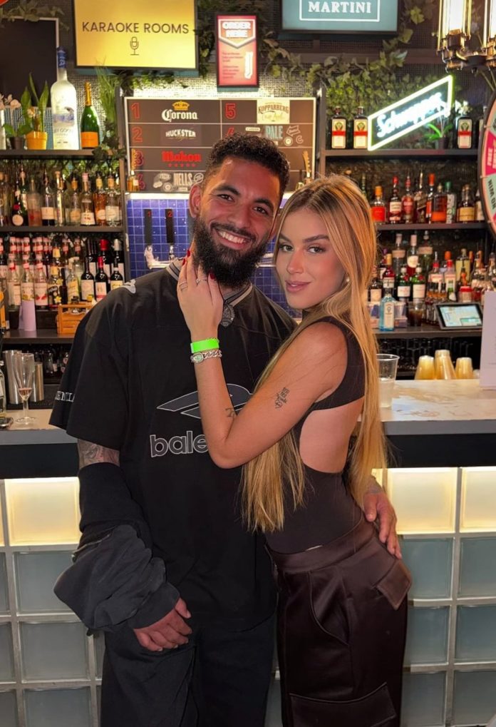 Estuvo en pareja con la futbolista “más viral” y se puso de novio con una modelo de 19 años: el nuevo romance de Douglas Luiz